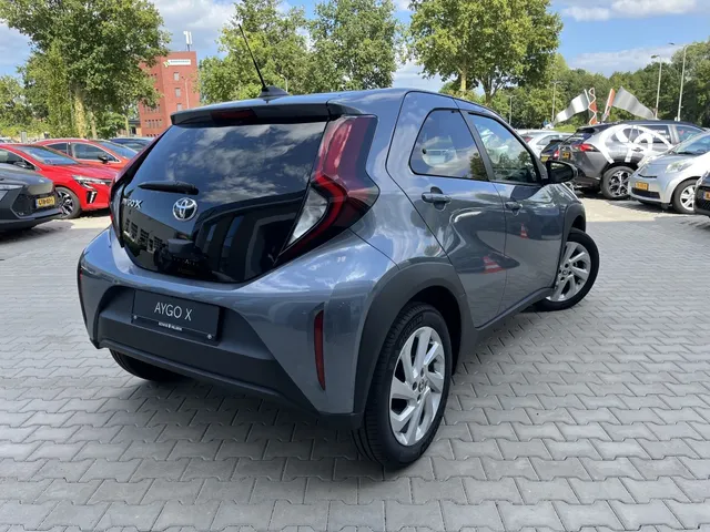 Toyota Aygo X 1.0 VVT-i Pulse | Stoelverw | Automatische Airco | Lichtmetalen