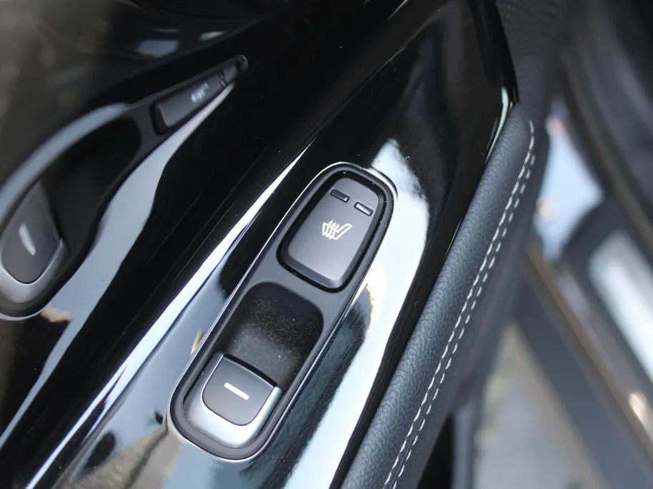 Kia e-Niro ExecutiveLine 64 kWh | Trekhaak | Warmtepomp | Stuur-/stoelverwarming + ventilatie | Leer | Camera | Stoelgeheugen | Dodehoek detectie | LED | 17' LM |