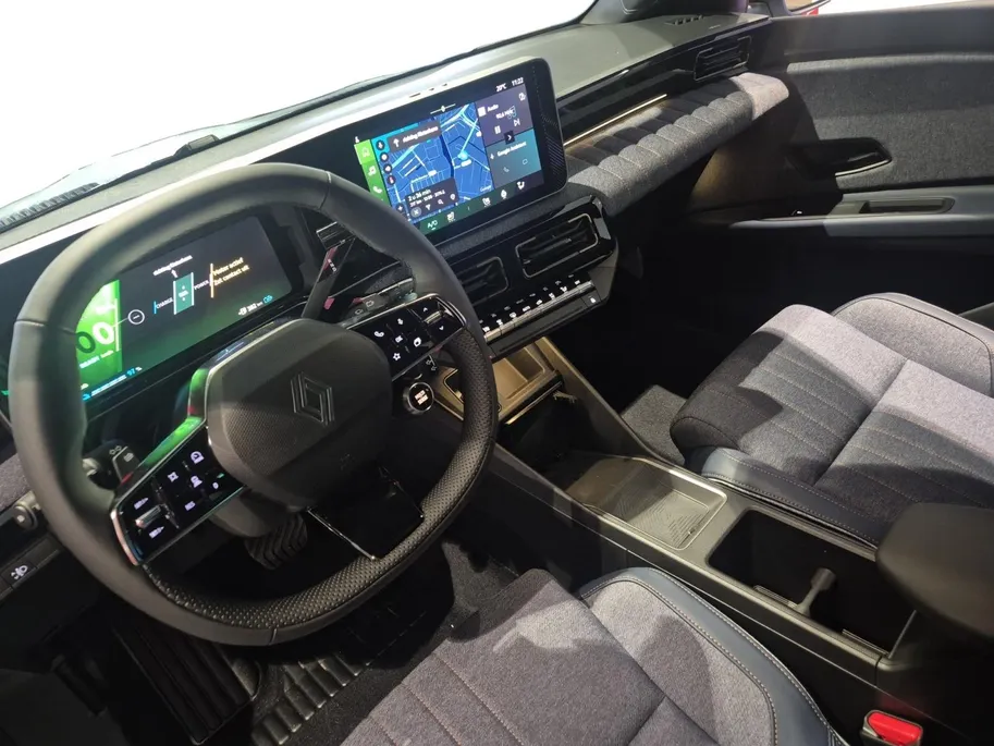 Renault 4 comfort range techno 52 kWh | Direct leverbaar | 1.800,- Korting | LMV | Verwarmd Stuurwiel | Verwarmde voorstoelen |