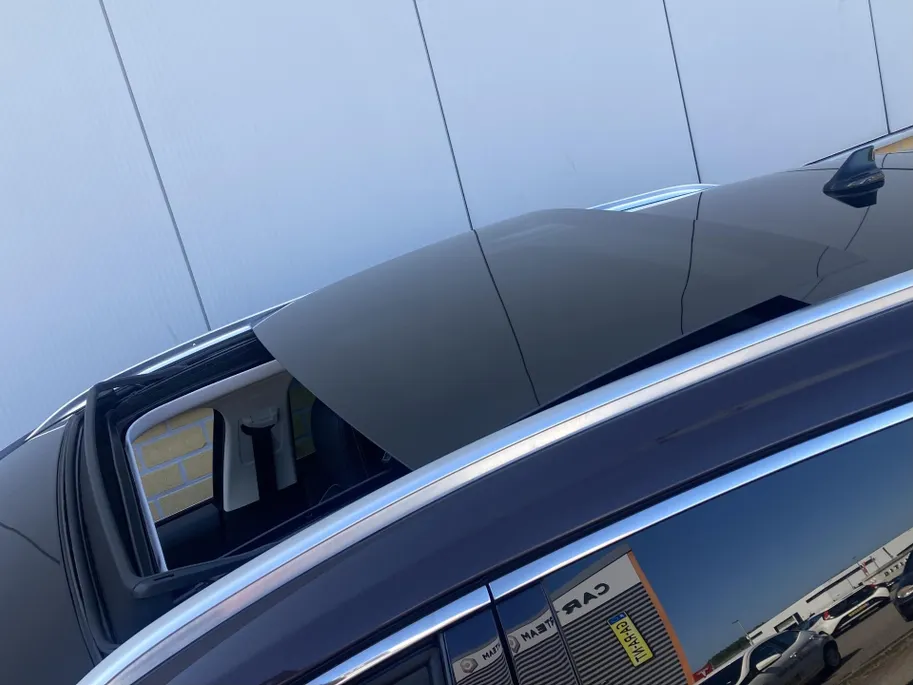 Ford Focus 1.0 EcoBoost 125 pk Vignale Wagon Panoramadak - Design Pack - Winter Pack - Lederen bekleding