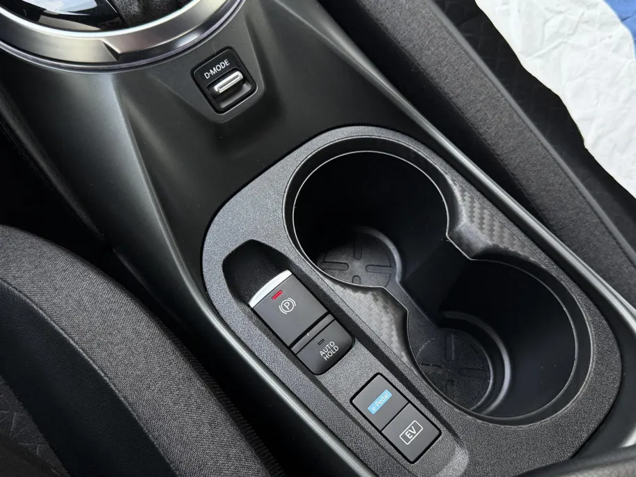 Nissan Juke 1.6 Hybrid N-Connecta | Achteruitijcamera | Parkeersensoren voor- en achter | Climate control | Navi | Apple/Android Carplay | Keyless entry/start | Digital dashboard | LMV