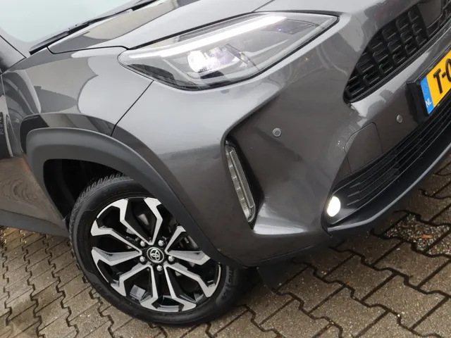 Toyota Yaris Cross 1.5 Hybrid Dynamic Trekhaak | Stoel en stuurverwarming | Parkeersensoren