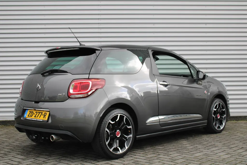 DS DS 3 1.2 PureTech Performance Line | Automaat | Navi | Trekhaak | Clima | 17' LM Velgen | Camera |
