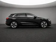 Audi e-tron 55 quattro 95 kWh 408pk S Edition · SOH 96,8% · Camera · Luchtvering · Afneembare Trekhaak · Head-Up Display · Elek. Achterklep · Stoelverwarming · 20'Velgen ·