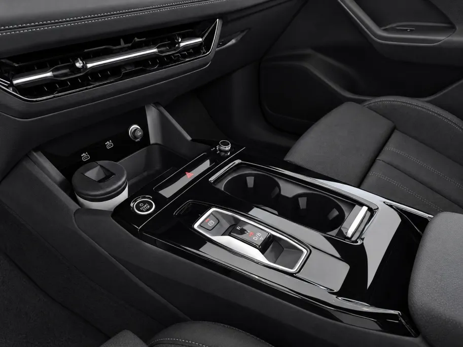 Audi Q6 e-tron S edition 83 kWh 252 PK · Adaptieve luchtvering · Glazen panoramadak · Trekhaak elek. wegklapbaar