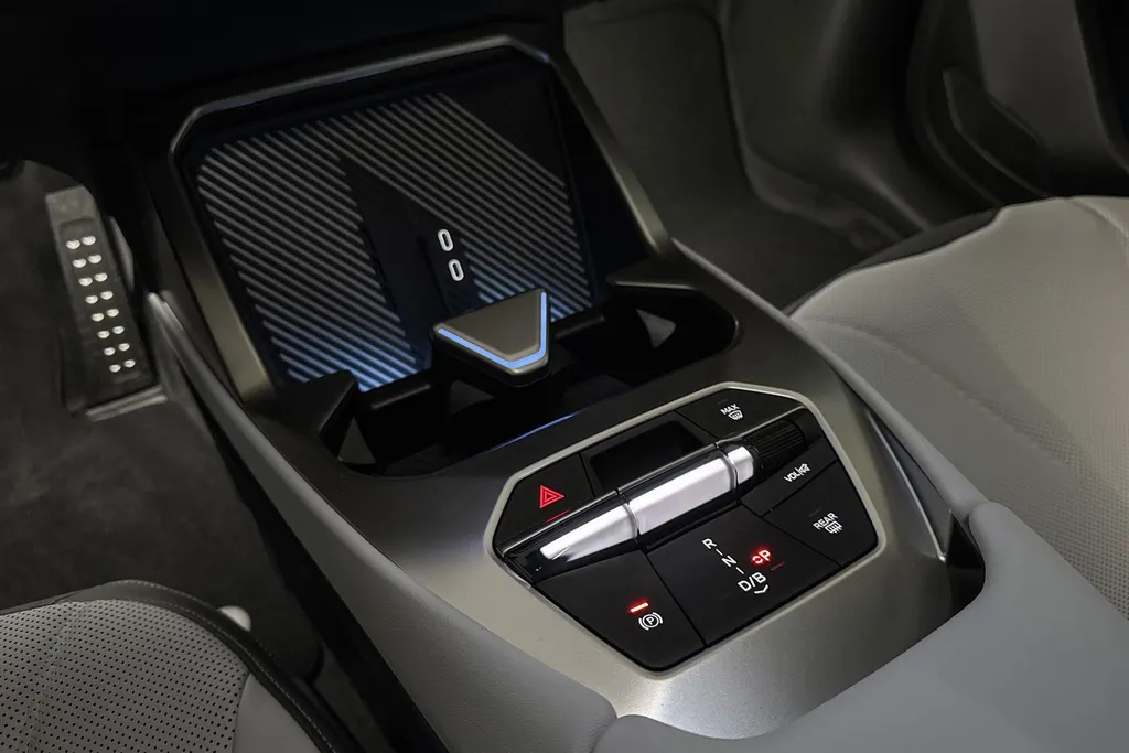 BMW iX3 50 xDrive 113 kWh