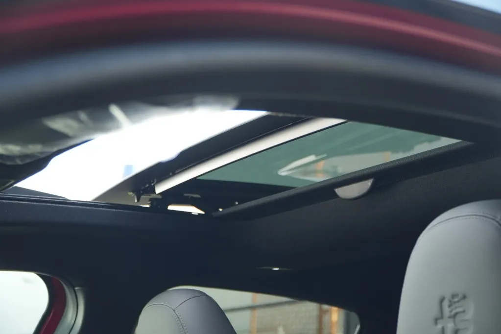 Alfa Romeo Junior 1.2 Turbo 145 PK Ibrida Speciale | Techno | Pano | Camera | Navi