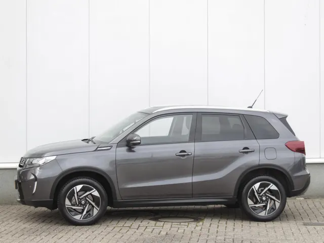 Suzuki Vitara 1.5 Hybrid Style Automaat | Navi | Adap Cruise | Panodak | Trekhaak | All Season