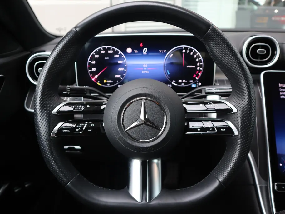 Mercedes-Benz C-Klasse 300 e AMG Line l Stoelverwarming l Achteruitrij camera l Ambiente lichtpakket