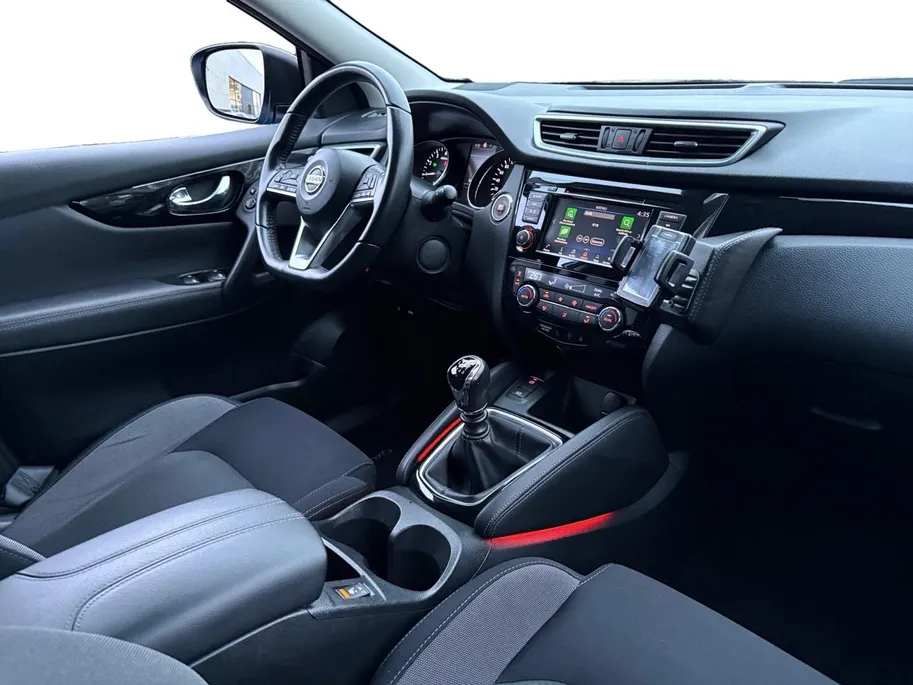 Nissan QASHQAI 1.3 DIG-T N-Connecta | Trekhaak | Navigatie | Camera | Stoelverwarming | Apple Carplay/Android Auto |  Lichtmetalen Velgen |
