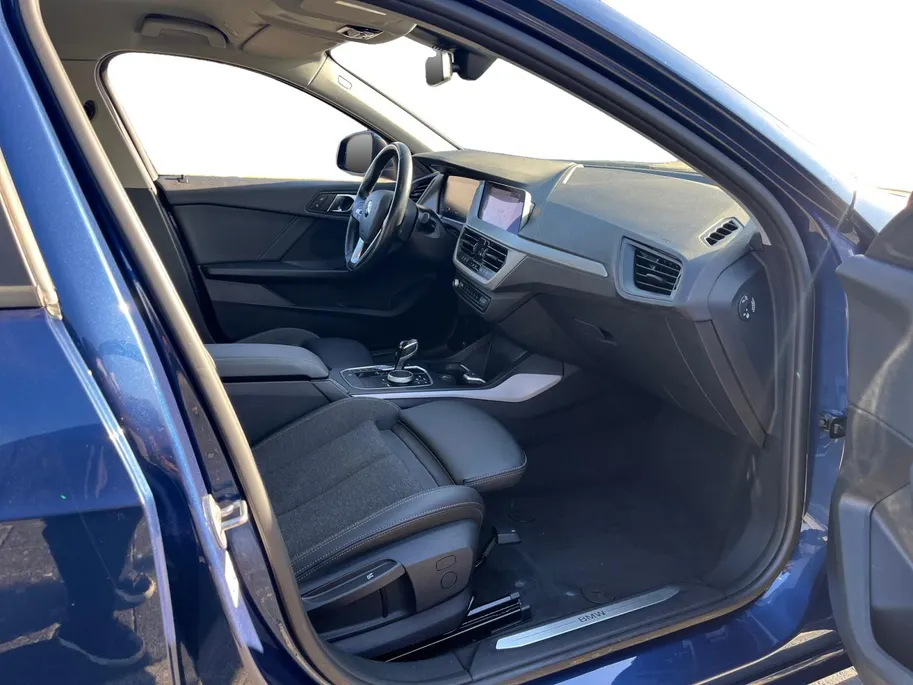 BMW 1 Serie 116i Introduction Edition 1e eigenaar | 18' M Sport velgen | Carplay | Cruise Control | Navi | Parkeersensoren | Digitale Cockpit | Etc.