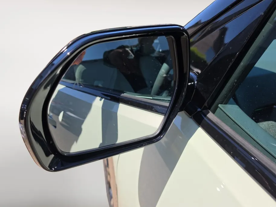 Kia EV3 GT-Line Business Edition 81.4 kWh | Navigatie | Stoel + Stuur verwarming | Navigatie | Climate control | Parkeer camera achter