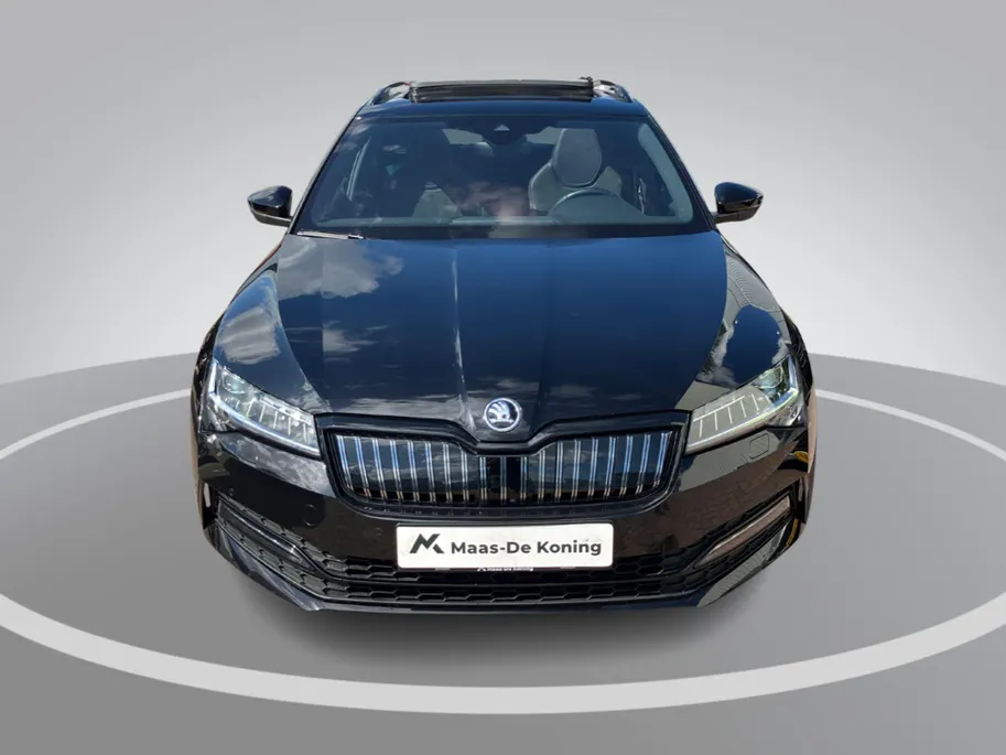 Škoda Superb Combi 1.4e-hybrid 245PK Sportline Panoramadak · Trekhaak · 360°Camera + Parkeersensoren ·