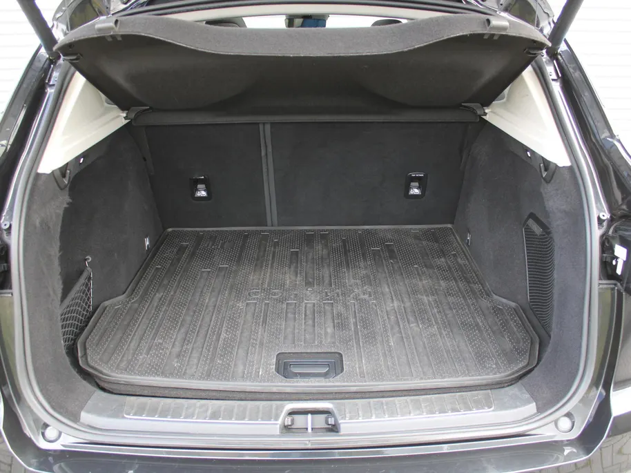 Lynk & Co 01 1.5 | PHEV | Trekhaak | Stoelverwarming | Elek. stoelverstelling + achterklep | Pano dak | Dodehoek detectie | Camera | 20' LM | HK Audio |