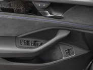 Volkswagen Passat Variant R-Line Edition 1.5 eHybrid 272 PK versn. DSG · Assistance Pakket Plus · Black Style Pakket Plus · Multimedia Pakket Plus · Trekhaak inklapbaar, met elektrische ontgrendeling, incl. Trailer Assist ·