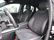 Mercedes-Benz EQA 250 AMG Line 67 kWh l Stoelverwarming l Ambiente lichtpakket l Achteruitrij camera