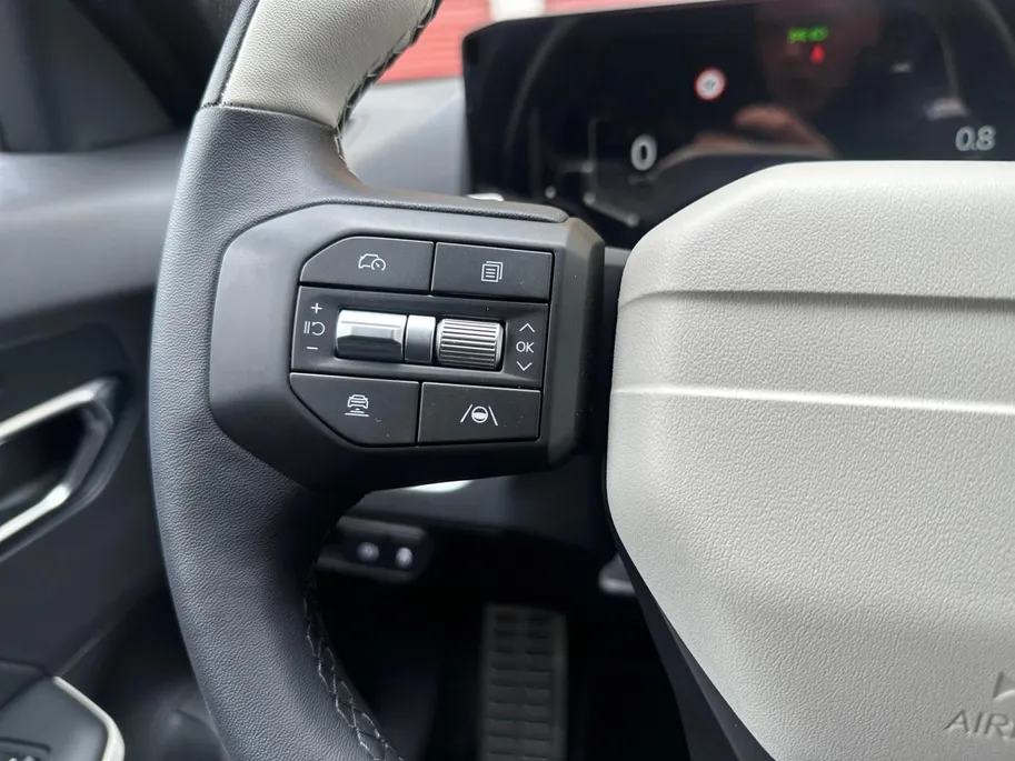 Kia K4 1.0 T-GDi MHEV GT-Line Launch Edition (pano) Dodehoekassistentie | Kruisend verkeersassistentie achter | Uitstapwaarschuwing | Stoel + stuurwielverwarming