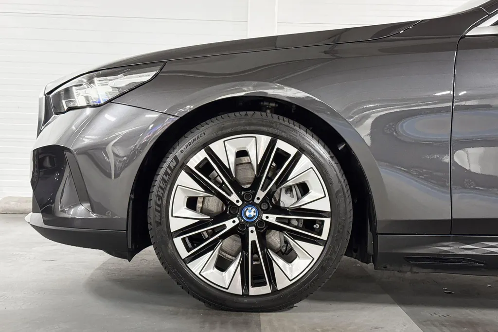 BMW i5 Sedan eDrive40