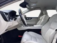 Volvo V60 2.0 T6 Recharge AWD R-Design | 1e Eigenaar | Achteruitrijcamera | Dodehoek detectie | Elektr. Stoelen met geheugen | Stoelverwarming | 12 maanden garantie! |