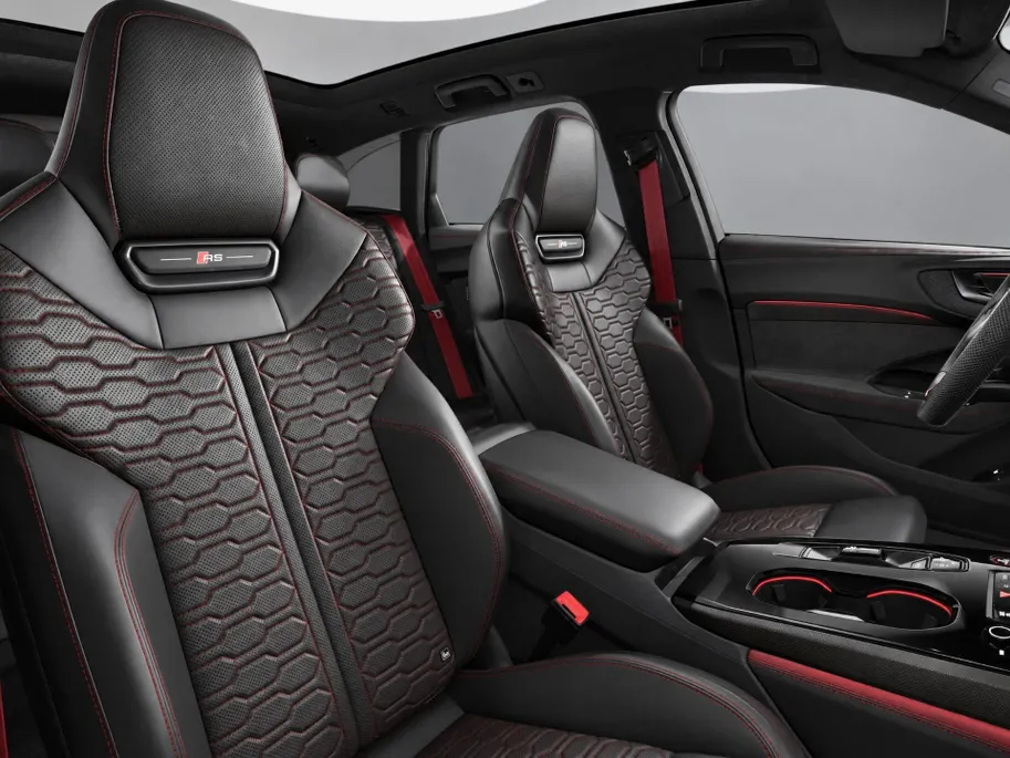 Audi RS5 Avant e-hybrid quattro 639 PK · Audi Sportpakket · Keramisch · Optiekpakket Carbon · Trekhaak