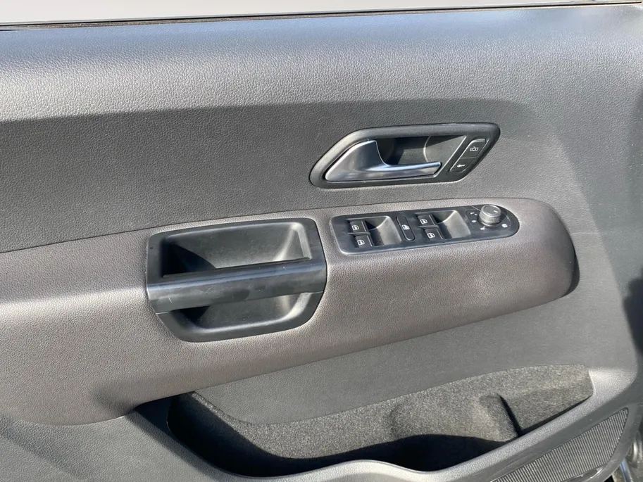 Volkswagen Amarok 3.0 TDI 4Motion Plus Cab Dark Label | Automaat | Trekhaak | Camera | Apple Carplay/Android Auto | Stoelverwarming | Cruise Control | Climate Control | Navigatie
