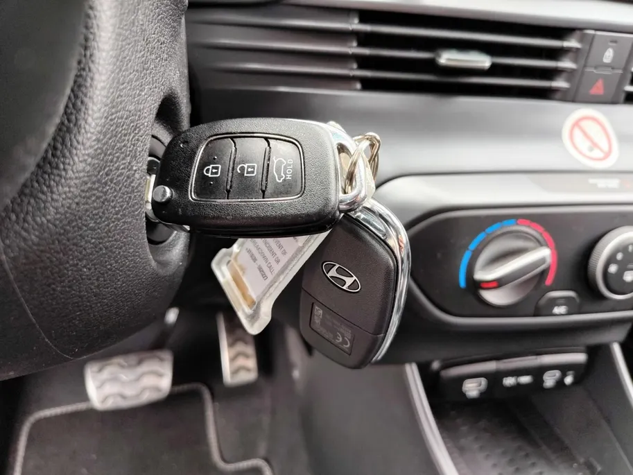 Hyundai Bayon 1.0 T-GDI Comfort | Als nieuw! | Automaat | Carplay! | Incl. 12 maanden garantie, APK, Onderhoudsbeurt etc. Premiumpakket gratis! |