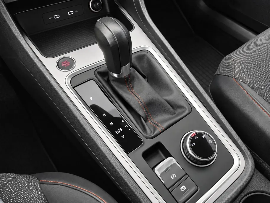 SEAT Ateca 1.5TSI/150PK DSG FR FL · Apple/Android Car Play · Camera + Parkeersensoren · Stoel- & Stuurverwarming · Garantie t/m 22-05-2026