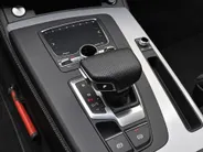 Audi Q5 50 TFSI e quattro S edition · Trekhaak · Adaptive Cruise Control · Apple/Android Car Play · Dodehoeksensoren · Stoelverwarming ·  Drive select · 360°Camera + Parkeersensoren ·