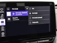 Volkswagen ID.4 150pk Pure 52 kWh · Apple/Android Car Play · Camera · Wegklapbare Trekhaak · Navigatie · P-Sensoren · Stoel & Stuur Verwarming · 18'' Inch ·