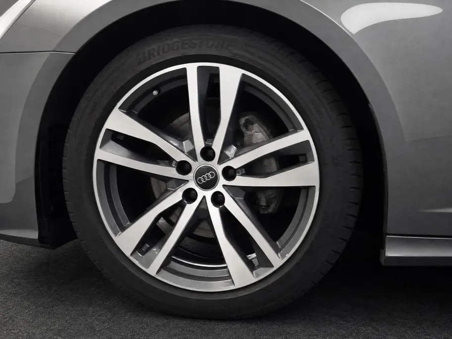 Audi A6 Avant 40 TFSI 204pk S edition Competition · Panoramadak · Apple/Android Car Play · Camera · Elek. stoelverstelling met memory · 19'' Velgen ·  Garantie t/m 15-07-2028 of 100.000km