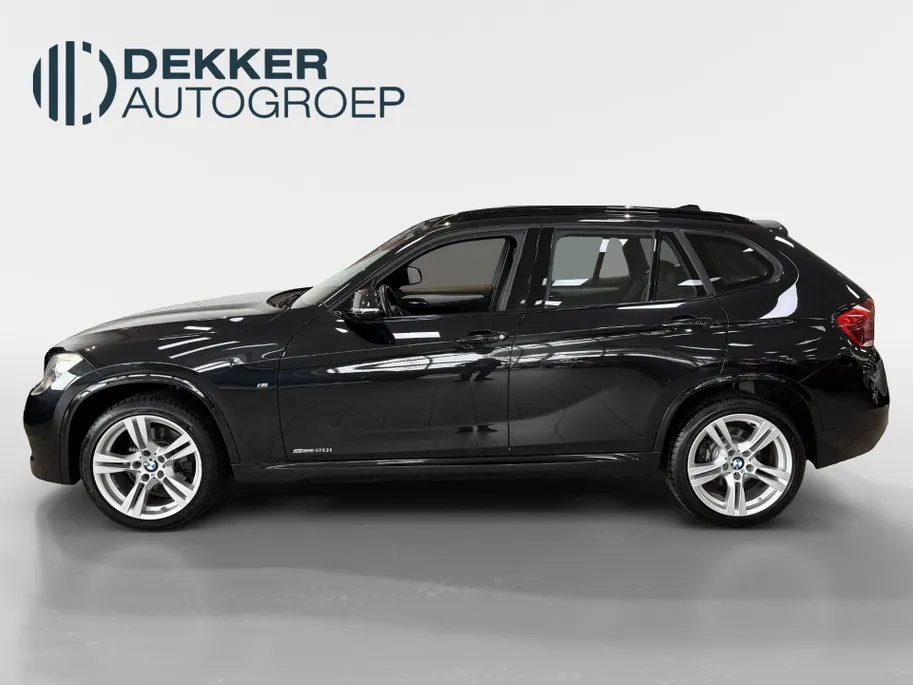 BMW X1 sDrive 20i 184PK Automaat Limited Series met M-Pakket en Panoramadak