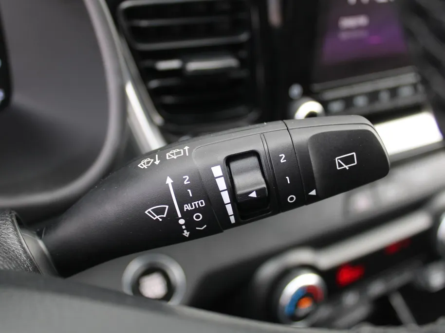 Kia Stonic 1.0 T-GDi MHEV DynamicPlusLine | Stuur-/stoelverwarming | Camera | Clima | Cruise | 16' LM | Navi | LED | Keyless |