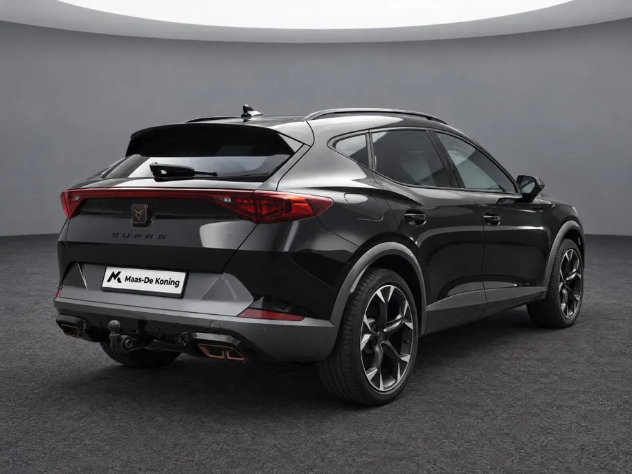 CUPRA Formentor 1.4 e-Hybrid VZ 245pk DSG Performance · Panoramadak · Inklap. Trekhaak · Camera · Keyless · Dodehoeksensor · Stuur- & Stoelverwarming ·