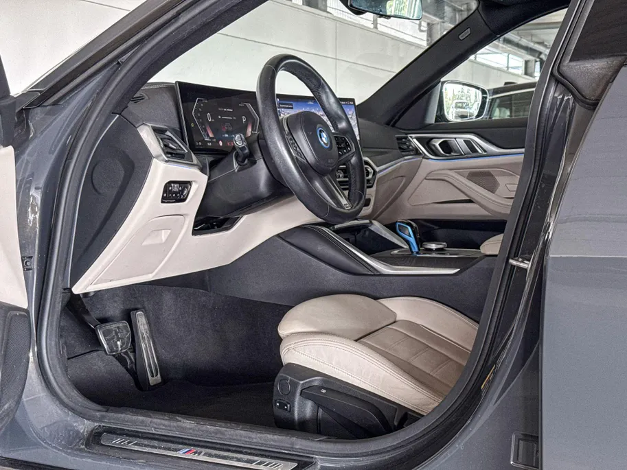 BMW i4 eDrive40 High Executive 84 kWh
