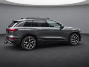 Audi Q6 e-tron S edition performance 100 kWh 306pk · SOH 98,1% · Panoramadak · Warmtepomp · 360 Camera · Wegklapbare Trekhaak · Bang & Olufsen · Kuipstoel · 21'' Inch · Garantie t/m 21-01-2031 of 100.000km