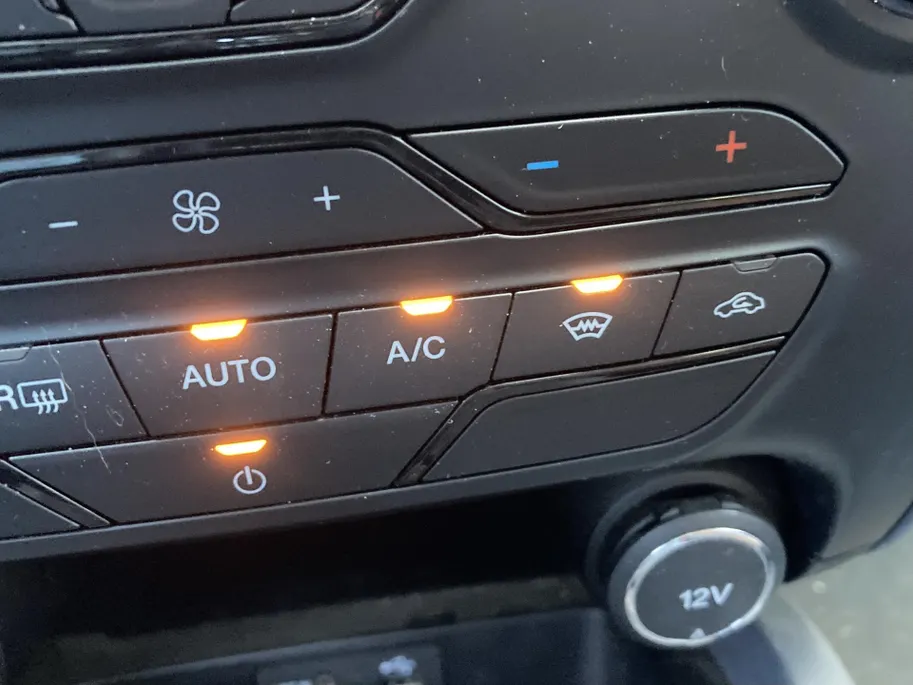 Ford Ranger 3.2 5-cilinder TDCi 200 pk 4WD Wildtrak Supercab Adaptieve Cruise Control - Navigatie - Trekhaak- afsluitbare Rollertop