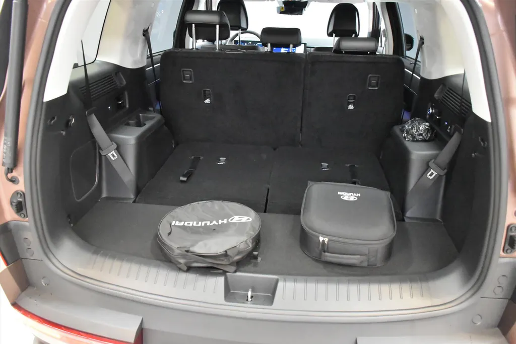 Hyundai Santa Fe 1.6 T-GDi PHEV 4WD 7pl Premium Pro I 1700 Kg Trekgewicht