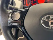Toyota Aygo 1.0 X-JOY | NAVI | CAMERA | DEALERONDERHOUDEN |