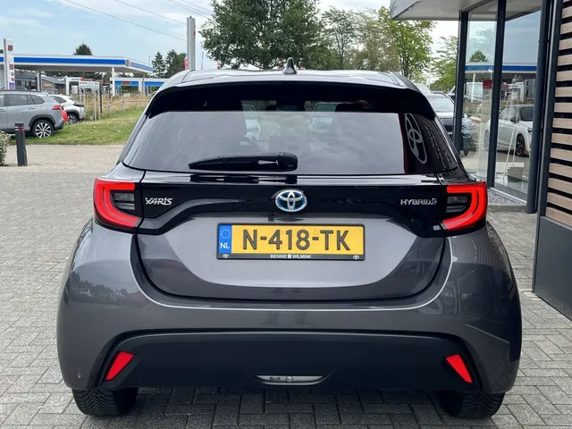 Toyota Yaris 1.5 Hyb. Dynamic Limited | Stoelverwarming | All Seasons
