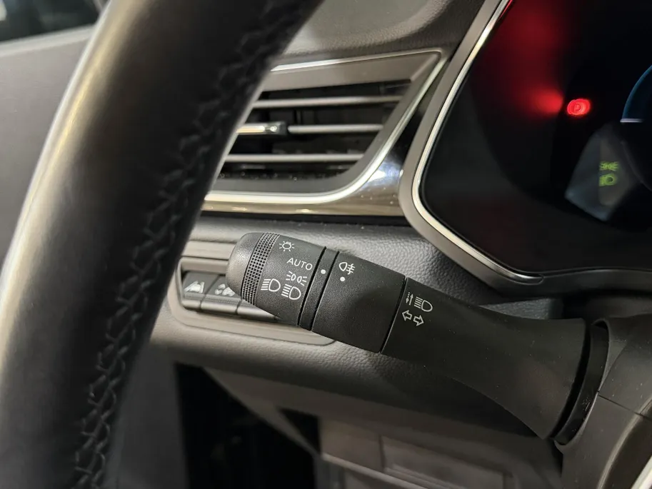 Renault Captur 145PK E-Tech Hybrid SL Rive Gauche Automaat | Schuif/Kantel Dak | Trekhaak | Stoel & Stuurwiel Verwarming | 9,3' Navi | Digital Cockpit | Stoel & Stuurwiel Verwarming | Adaptive Cruise Control |