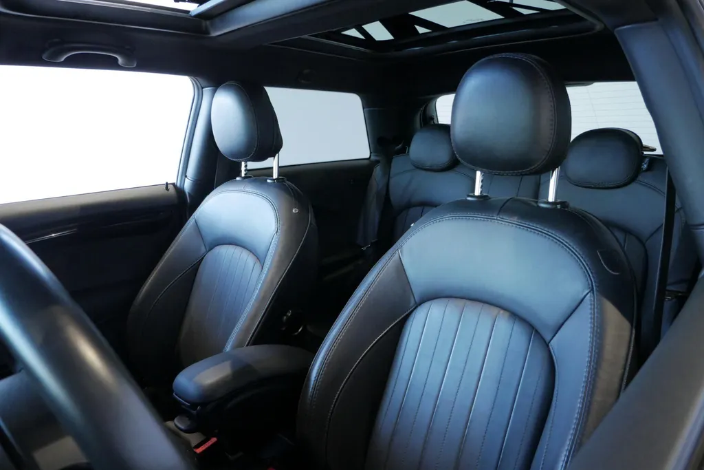 MINI 3-Deurs 2.0 Cooper S Knightsbridge Edition *Automaat*Navigatie*Parkeersensoren*Climate Control*Schuif/Kanteldak*Stoelverwarming*Harman Kardon Audio*Lederen interieur*Vol opties!