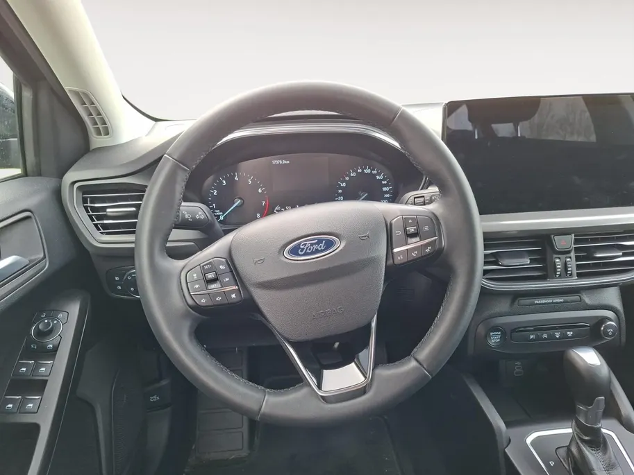 Ford Focus Wagon 1.0 EcoBoost Hybrid Titanium 155PK Automaat | NL-Auto | Adaptieve Cruise Control | Winter Pack | BLIS | Privacy Glass | Camera | Apple Carplay&Android Auto | 17' Lichtmetaal |