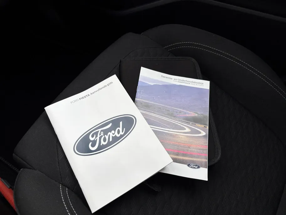 Ford Fiesta 1.0 EcoBoost Hybrid Titanium X Automaat | Adaptieve Cruise Control | Camera | Privacy Glass | Keyless Entry | Parkeersensoren | Navigatie |