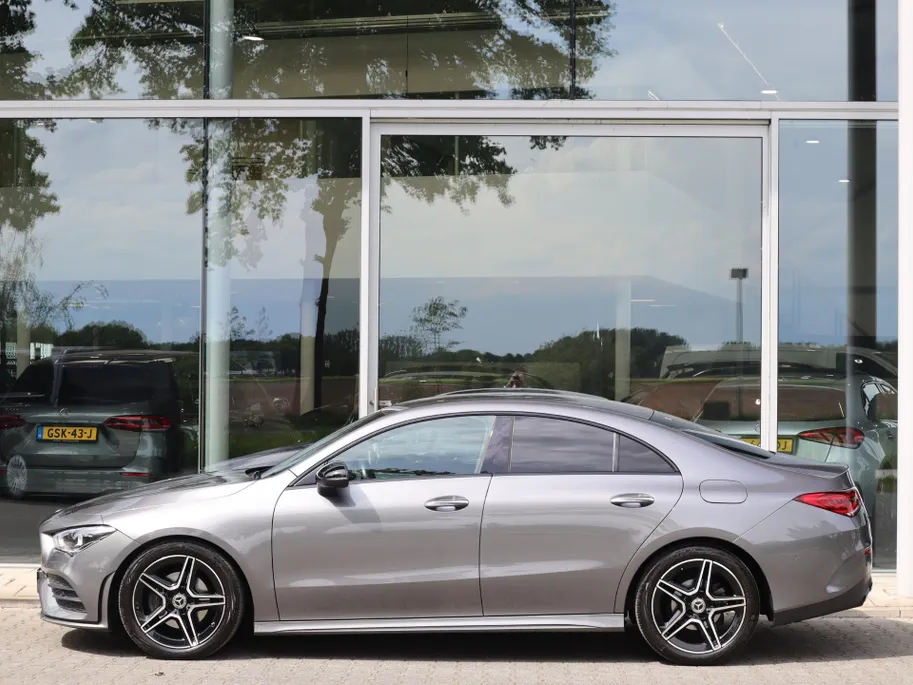 Mercedes-Benz CLA 180 Business Solution AMG l Keyless l Achteruitrijcamera l Stoelverwarming l Ambiente lichtpakket