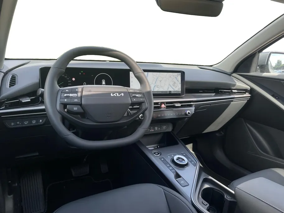Kia Niro 1.6 GDi Hybrid DynamicPlusLine | Navigatie | Climate control | Elektrische bestuurders stoel | Schuif/kantel dak | Elektrische achterklep | DEMO