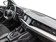 Audi A1 Sportback 30 TFSI 110pk S Edition · Camera · Apple/Android Car Play · Keyless · P-Sensoren · Getint Glas · Afgevlakt Stuurwiel · 17'' Inch ·