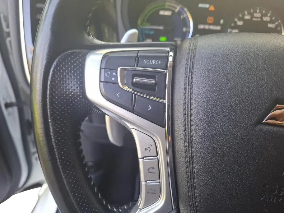 Mitsubishi Outlander 2.4 PHEV Intense | CRUISE | CLIMATE | PDC | STOELVERWARMING |