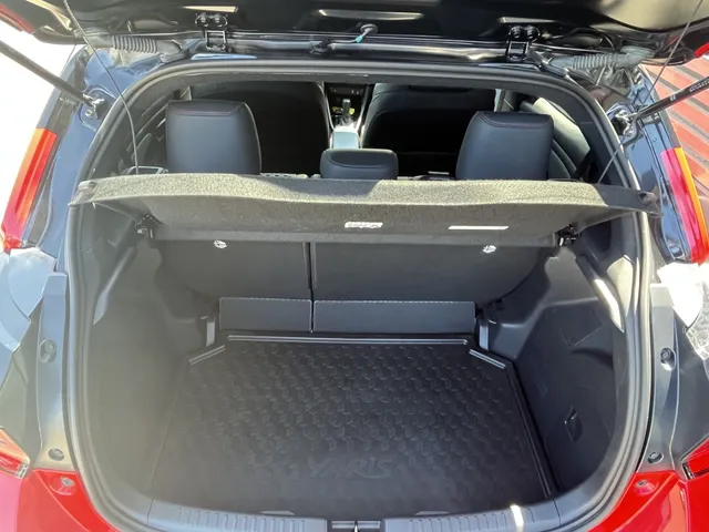 Toyota Yaris 1.5 Hyb. Launch Ed. | Stoelverw. | Head-up
