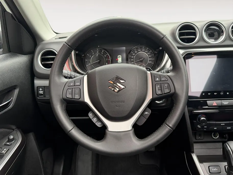Suzuki Vitara 1.5 Hybrid Style 116PK AUTOMAAT SUNROOF! | Navigatie | Apple Carplay & Android Auto | Adaptive Cruise Control | Climate Control | Achteruitrijcamera | Parkeersensoren voor & achter | Stoelverwarming |