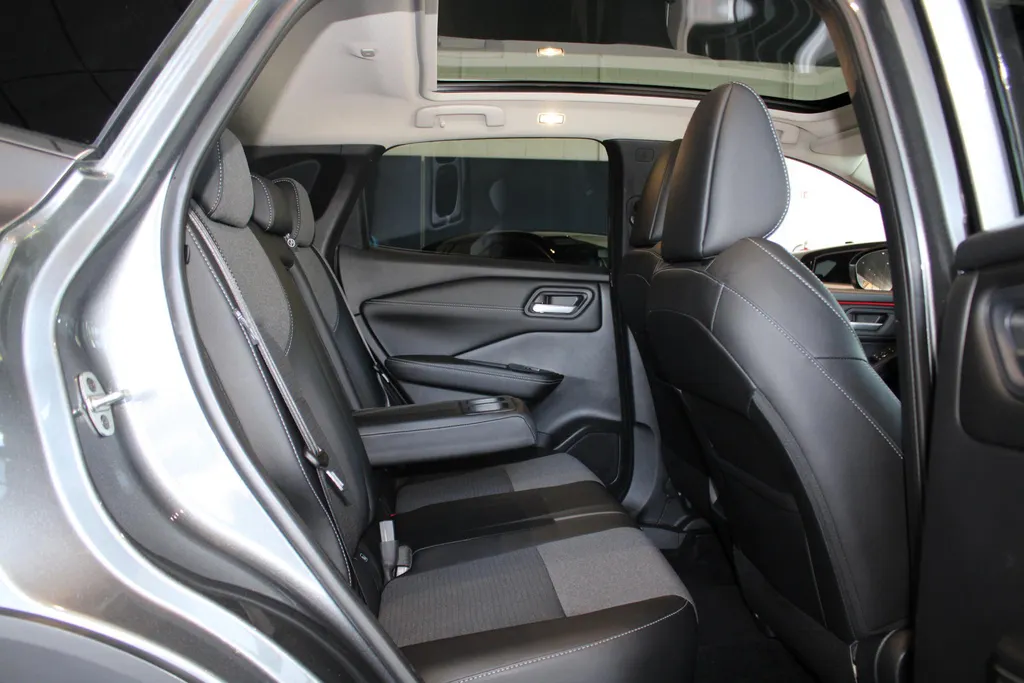 Nissan QASHQAI 1.5 e-Power Business Design | 190pk | Naviagatie | 360grd camera | Apple carplay & Android auto | pdc voor en achter | 18inch LM wielen | Dodehoek sensoren |
